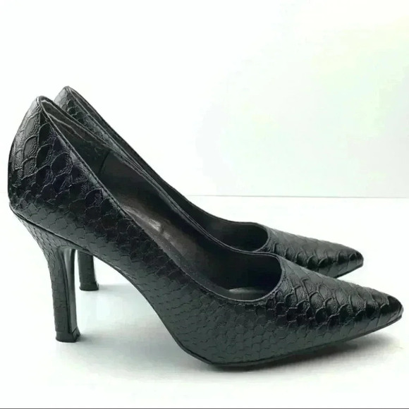 Liz Claiborne flex heels sz 5.5 black faux leather - Picture 2 of 12